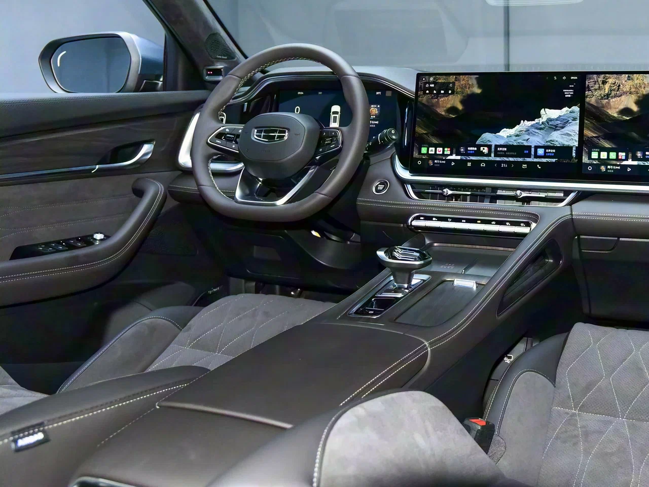 Geely Monjaro фото 12 в Москве