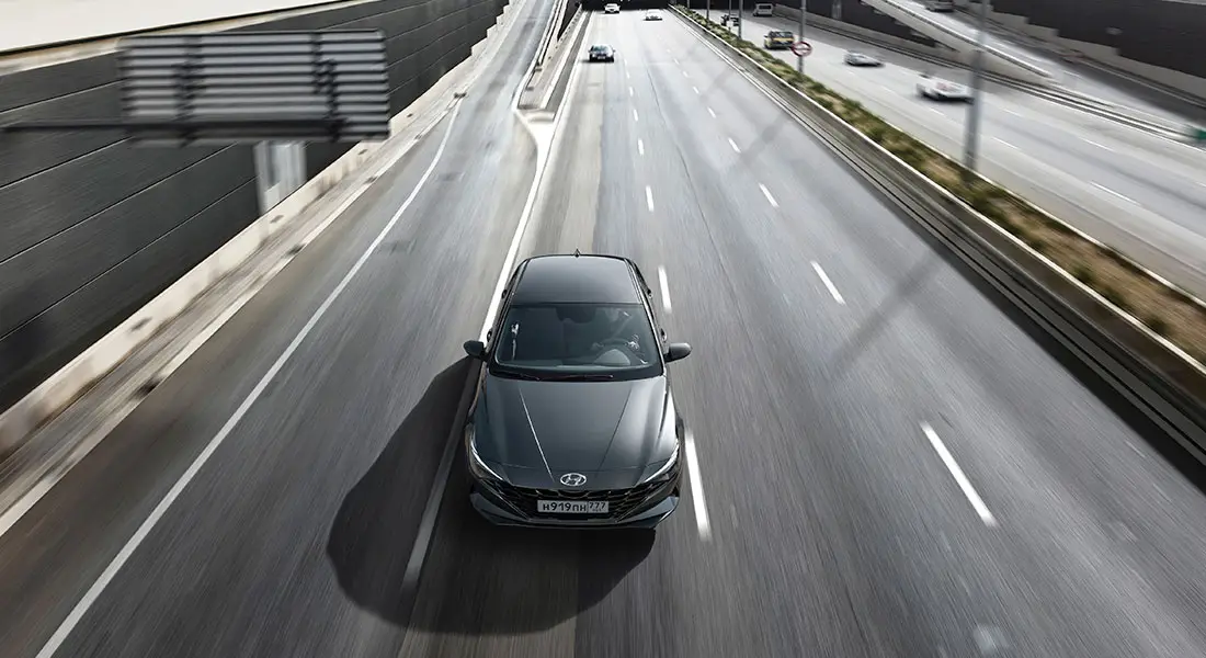 Hyundai Elantra фото 12 в Москве