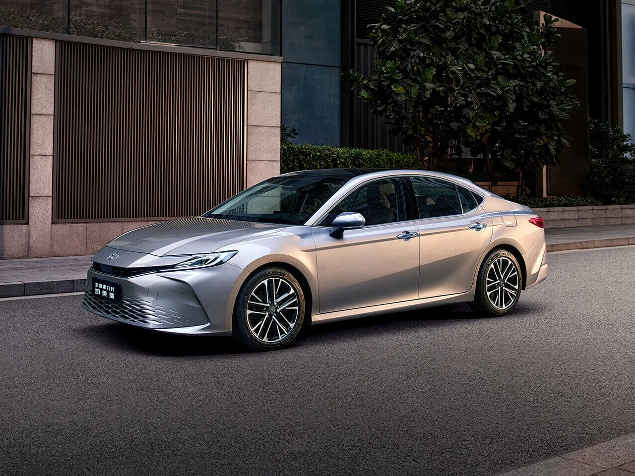Toyota Camry фото 8 в Москве