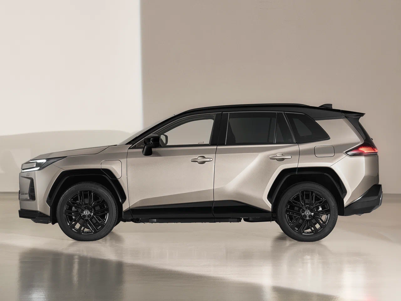 Toyota RAV4 фото 7 в Москве