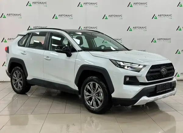 Toyota RAV4 2023 в Москве, цена 3 602 000 ₽
