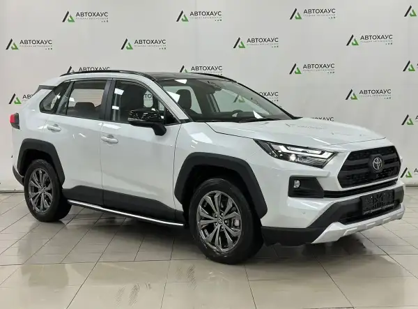 Toyota RAV4 2023 в Москве, цена 3 753 000 ₽