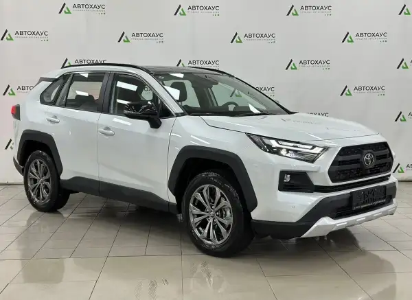 Toyota RAV4 2023 в Москве, цена 3 584 000 ₽